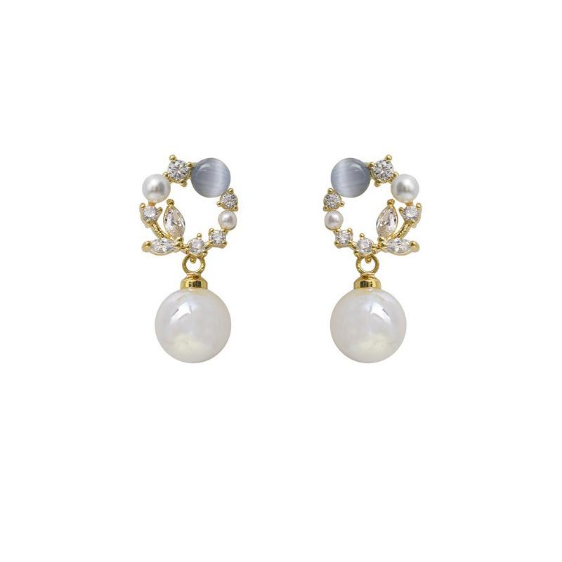Mermaid Ji Pearl Ear Clips, Ear Piercing Free Premium Opal Flower Earrings Sweet Versatile Mosquito Coil Disc Ear Bone Clips