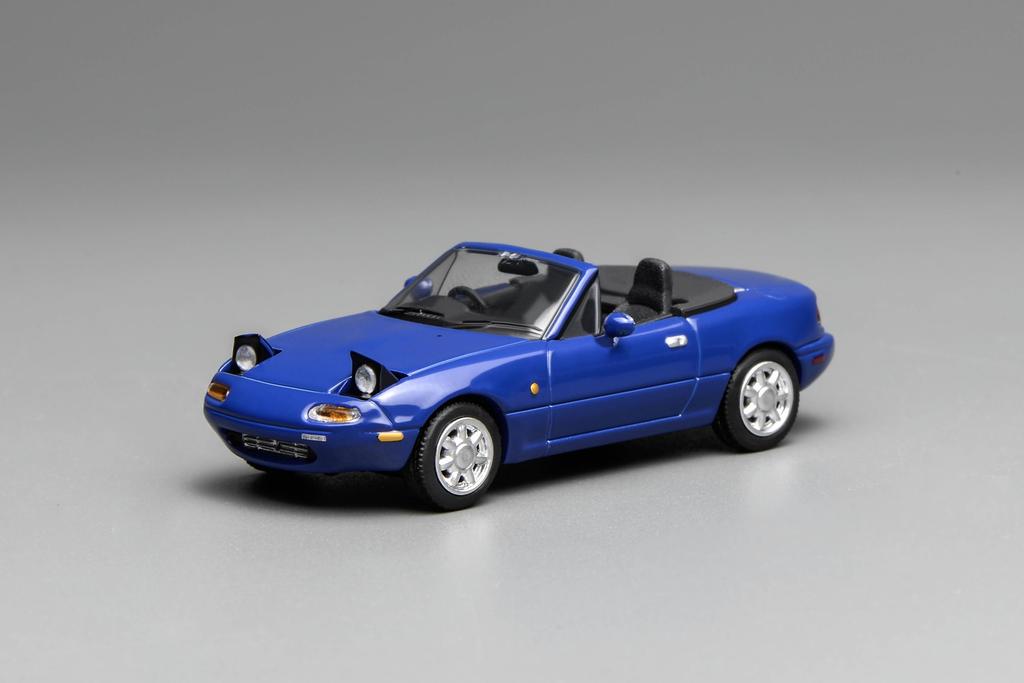 Freestyle MOTORHELIX Mazda Eunos Roadster (NA) Laguna Blue Right-Hand Drive Finished Model, 1/64, M60202R
