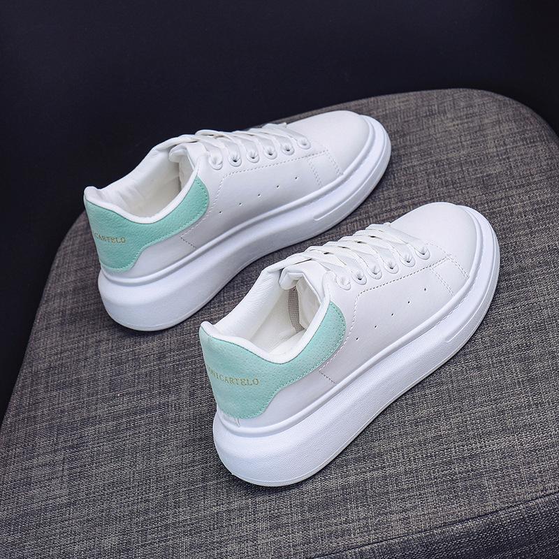 Поднять нижнюю Белые туфли Новые универсальные повседневные туфли Классические студенческие туфли для сноуборда