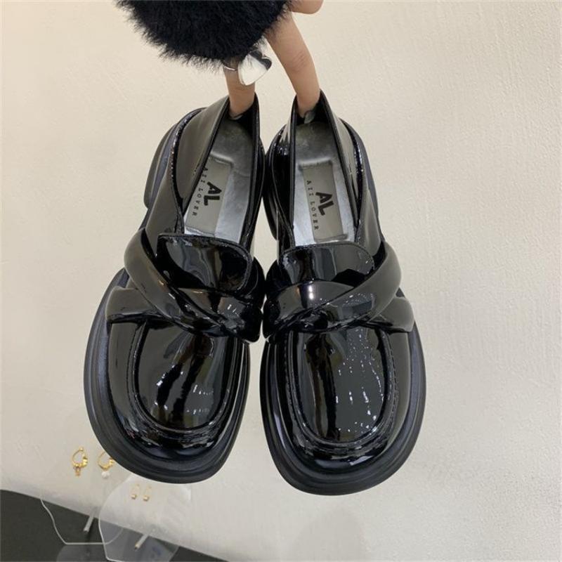 Модная зеленая роскошная кожаная повседневная черная женская летняя обувь туфли на платформе для женщины 2024 лоферы на распродаже трендовое предложение высокое качество