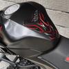 Накладка на бак мотоцикла для Kawasaki Ninja 250/400/650, ZX-6R/10R/25R, Z400/900/1000 (красный)