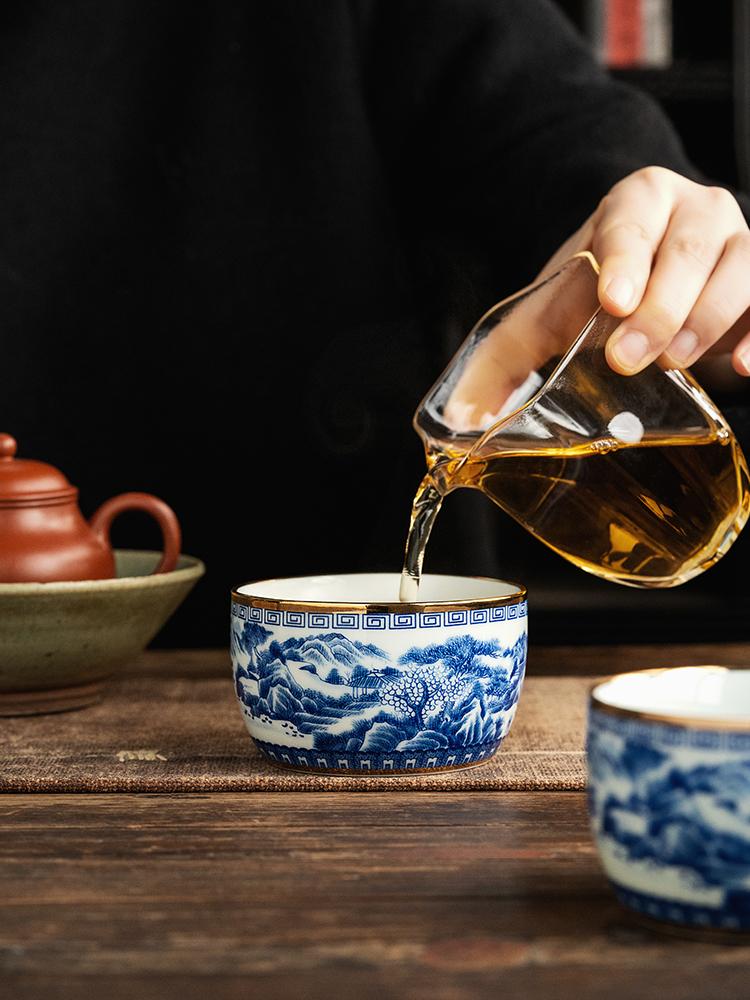 Ручная роспись, сине-белая пейзажная мастер-чашка, инкрустированная золотом, керамический чайный сервиз кунг-фу, чайная чашка, специальная чайная чаша высокого класса
