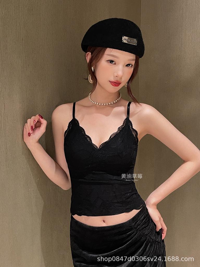 Sexy lace sling vest women's summer sleeveless top with beautiful back and chest pad can be worn outside