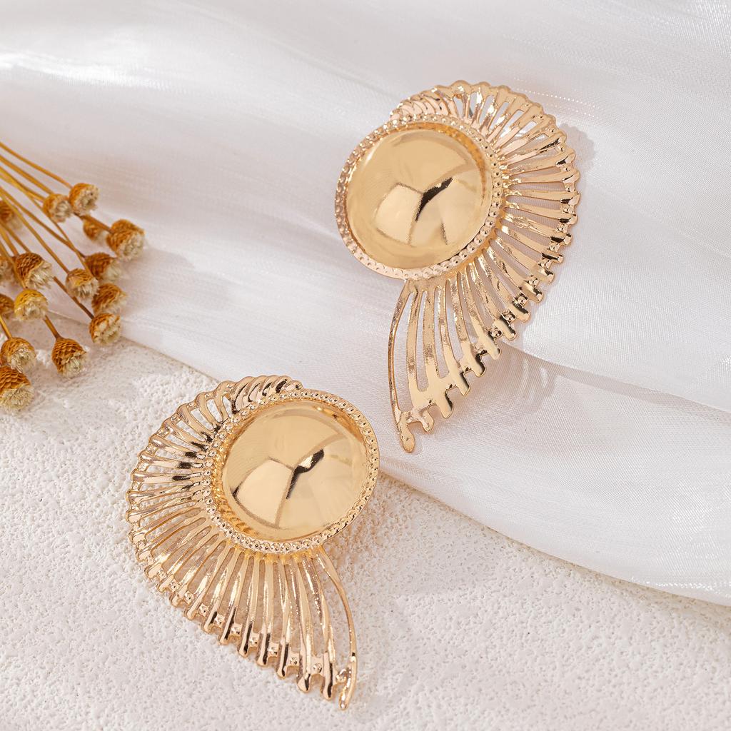 Модные серьги-подвески для женщин