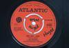 7-дюймовая пластинка DRIFTERS - Baby What I Mean / Aretha 584065 ATLANTIC 1967 UK Soul/Funk Б/у