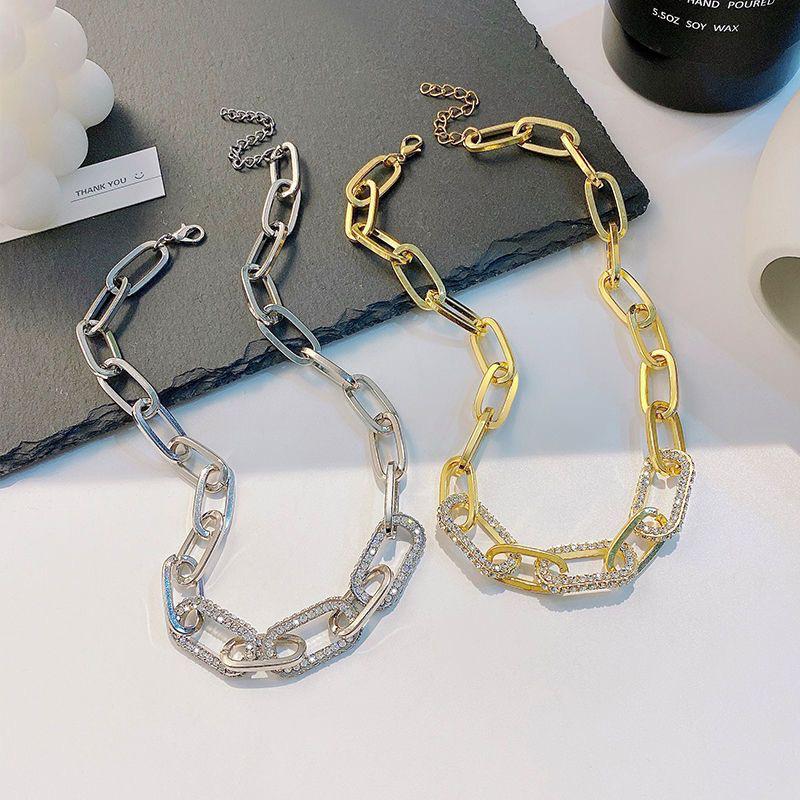 Преувеличенное массивное колье-цепочка: Короткая металлическая цепочка на ключицу для женщин, украшенная стразами