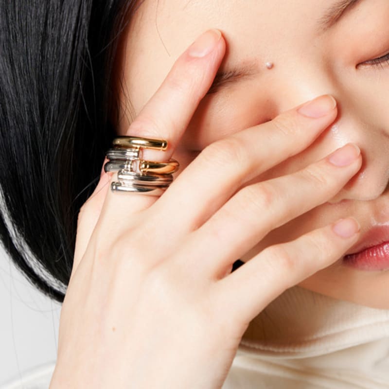 PERSONAL/SERVICE TWIST-CURVED SOLID RING / silver