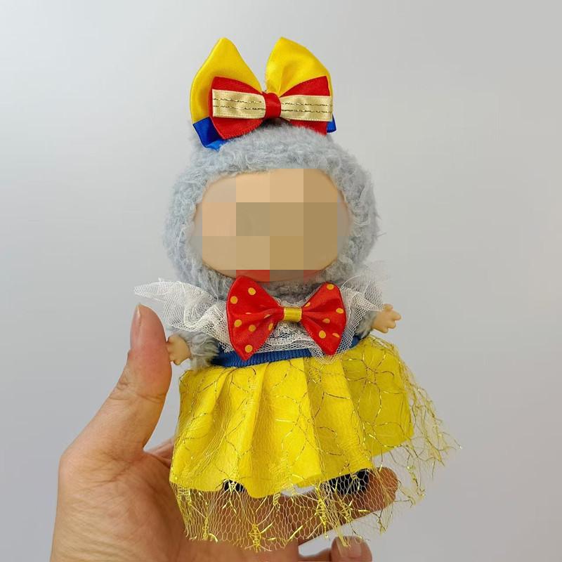 Подвеска Лабубу: Коробка-сюрприз с детской одеждой - 17 см винил «Макарон».