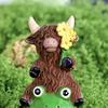 Garden Highland Cow Figurine Resin Highland Cow on Mushroom/Snail/Frog Statue for Patio Balcony Lawn Yard Decor