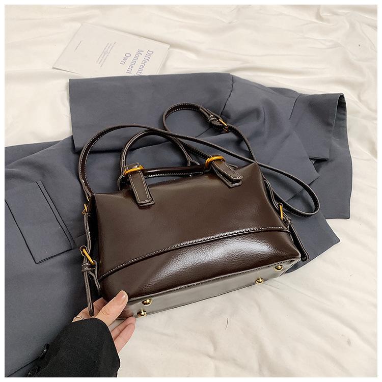 Premium Texture Niche Handbag Bag 2025 Oil Wax Leather Soft Waxy Foreign Style Retro Messenger Shoulder Commuter Pillow Bag
