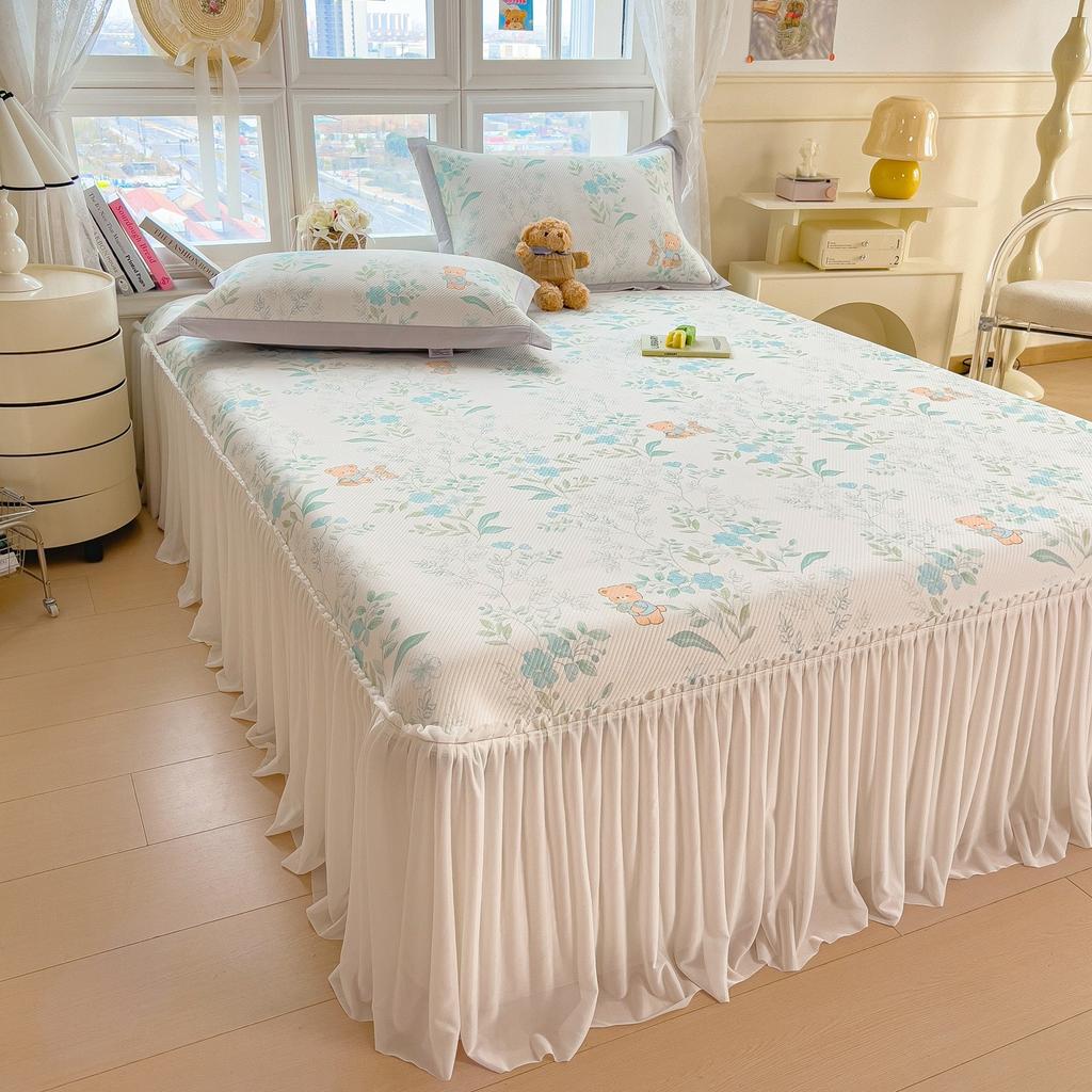Princess style A-class lace bed skirt cooling mat three piece set, cool feeling ice bean bed skirt ice silk mat three piece set