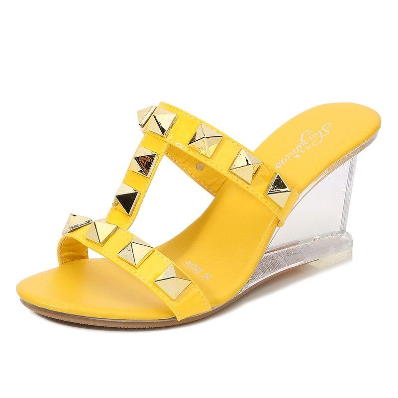Женские прозрачные модные сандалии высокого качества на танкетке со стеклом, прозрачные босоножки на каблуке с заклепками LFD