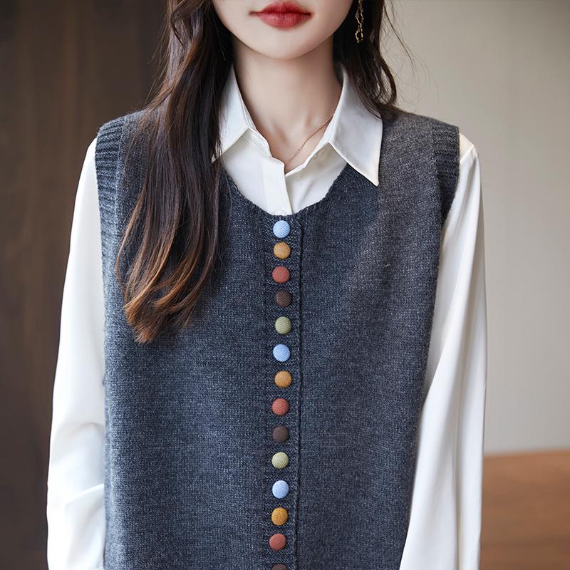 Women's French Retro Knit Vest: Round Neck, Sleeveless Tank Top, Autumn Layering Sweater 2025