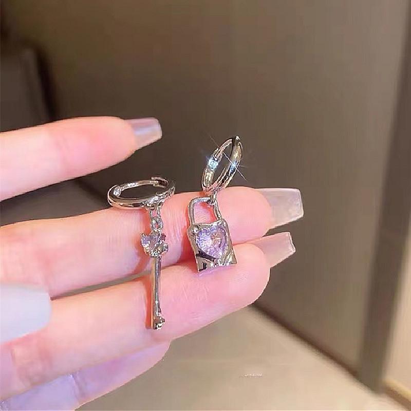 Корейские асимметричные серьги-замочки в форме сердца с розовой цирконией для женщин - Летние модные аксессуары с пряжкой-ключом
