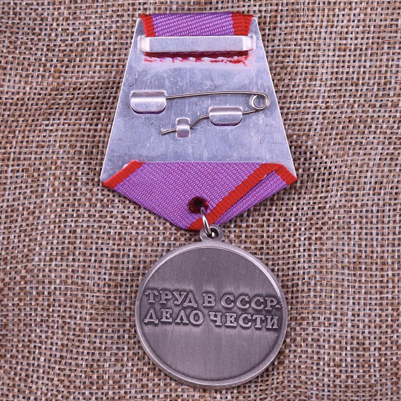 Copy Soviet Labor Retiree Medal Brooch CCCP Red Star Pin Retro Silver Honor Collar Badge Communism Jewelry