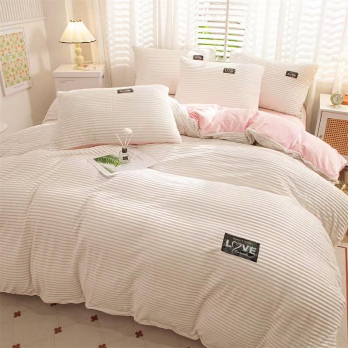 Cartoon Strawberry Duvet Cover Super Soft Kawaii Fluffy Bedding Set Reversible Flannel Plush Comforter Cover with 2 Pillowcase