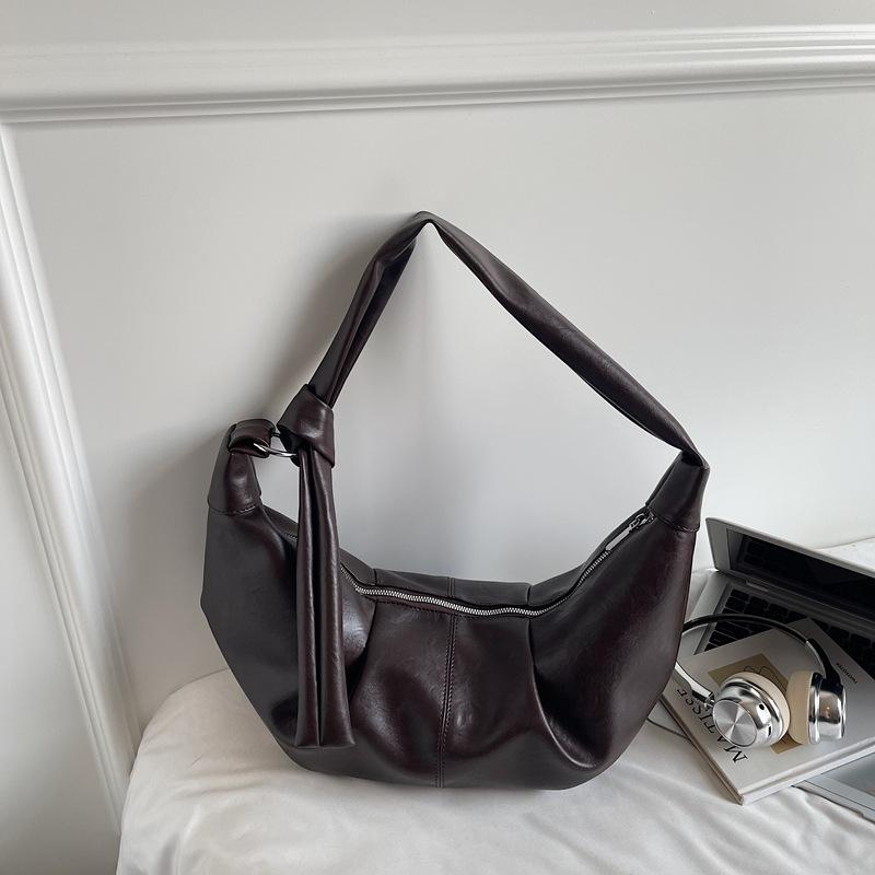 Осенняя вместительная ретро сумка-пельмень из мягкой кожи с плиссировкой, ленивый стиль, простая повседневная на плечо