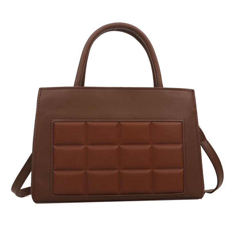 Сетка вмятина темперамент ретро контрастный цвет сумка 2024 новый модный корейский вариант простая повседневная сумка через плечо женская