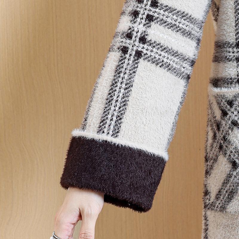 Mom's Plaid Woolen Jacket for Women In Autumn and Winter New Middle-aged Women's Clothing Westernized Imitation Mink Velvet Knitted Cardigan Coat