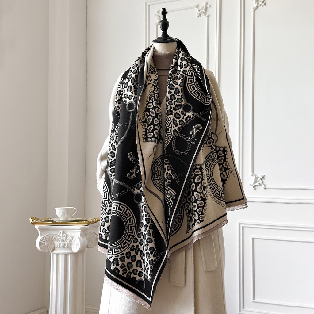 Autumn And Winter Imitation Cashmere Scarf Women'S Versatile Retro Trend Leopard Print Shawl Scarf Autumn And Winter