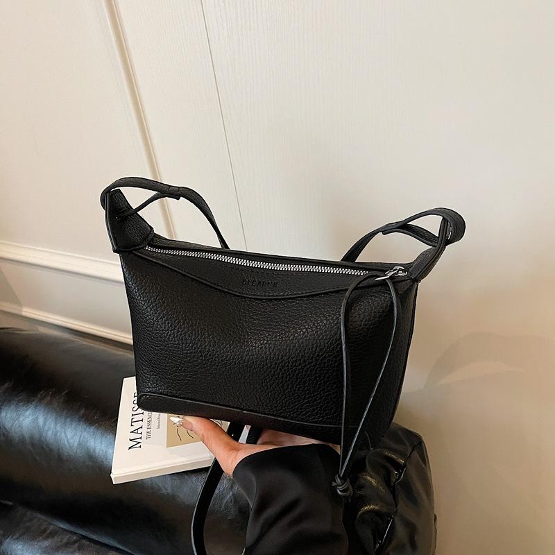 Супер огненная маленькая сумка женская летняя универсальная 2025 новая модная сумка-мессенджер повседневная корейская версия инс сумка-подушка на плечо