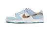 Детские кроссовки Sean Cliver SB Dunk Low "Holiday Special" DJ2519-400