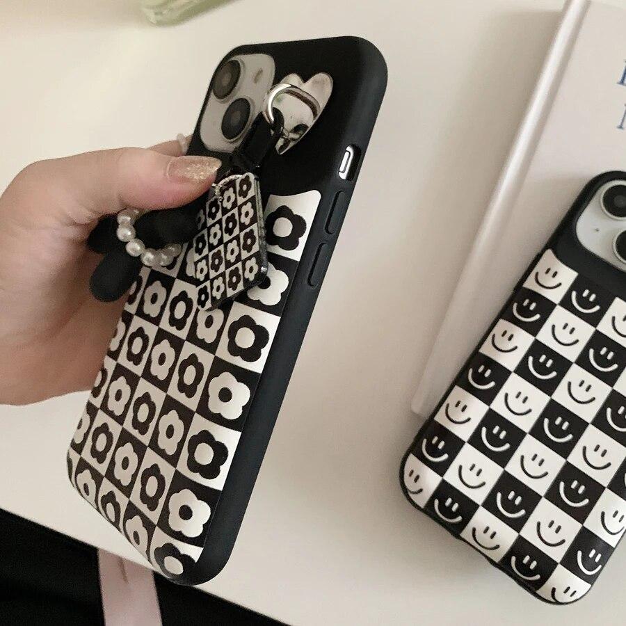 Черно-белые клетчатые задние чехлы для iPhone 15 14 13 12 11 Pro Max Plus с подвеской на воздушной подушке, чехлы для телефонов в шахматном порядке, новые чехлы