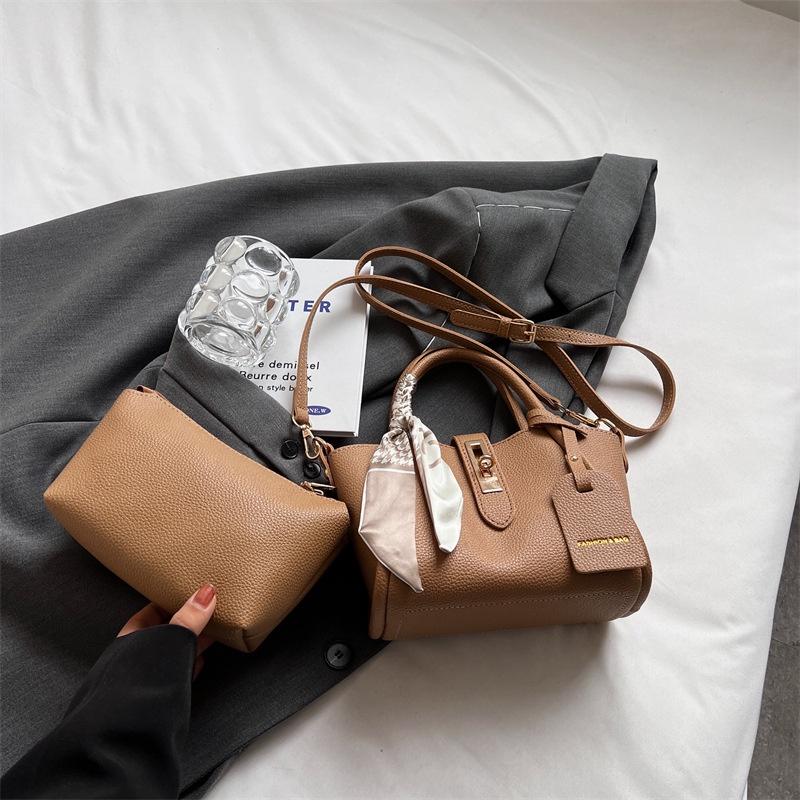 IELGY Women's Vegetable Basket, Messenger Bag, Portable Bucket Bag