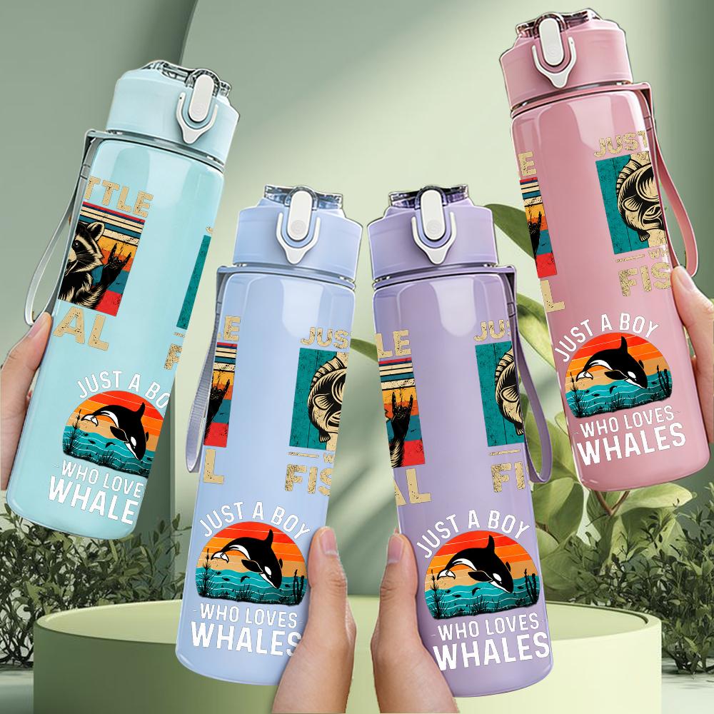 1PC A Little Feral Fishing Dual Layout 750ml Color Plastic Water Bottle Leakproof Flip Straw Lid For Sports Office Home Use
