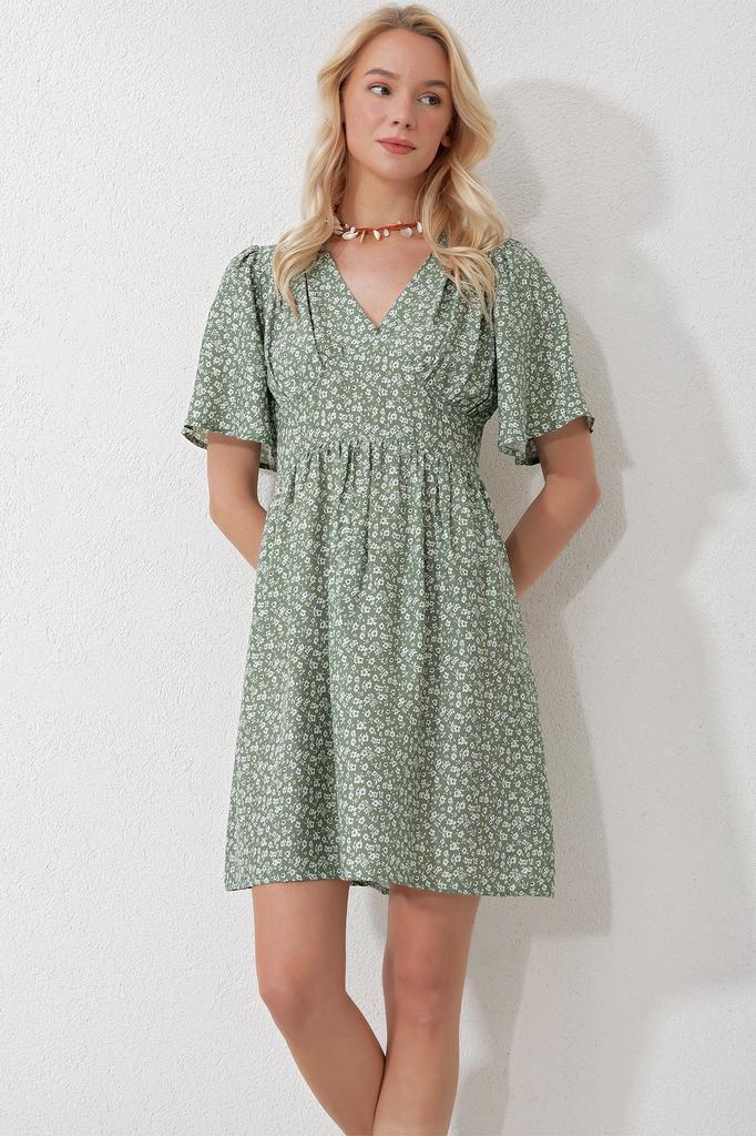 Женское платье, новый сезон, модное черное тканое платье с v-образным вырезом и короткими рукавами, юбка с цветочным узором и воланами