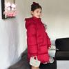 Женское зимнее пальто средней длины с капюшоном и белым утиным пухом