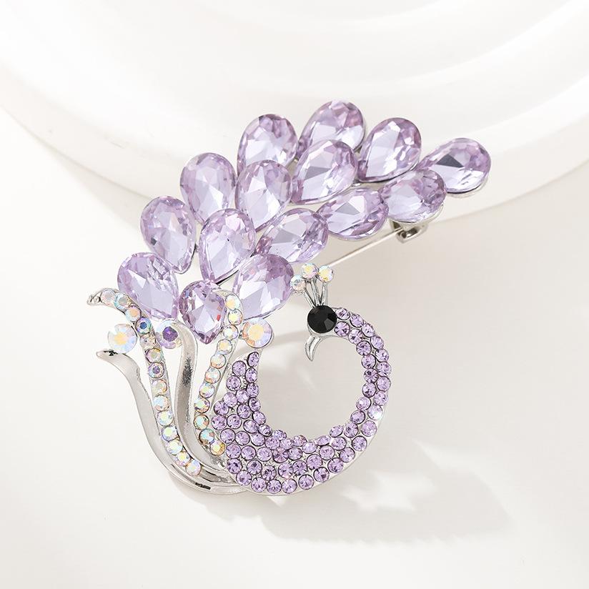 Роскошная романтическая фиолетовая брошь в виде павлина, женская индивидуальность, элегантная высококачественная брошь в виде животного с бриллиантами, аксессуары для одежды