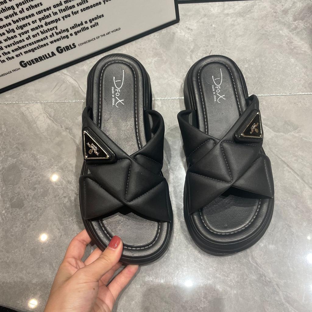 Перекрещенные тапочки женские новые летние персонализированные утолщенные однотонные сандалии с круглым носком, пропускающие воду носки однотонные плоские тапочки