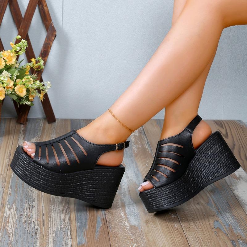 2024 Модные женские черные сандалии с пряжкой сбоку, открытый носок, женские летние полые туфли, босоножки на платформе, женские туфли на танкетке, большой размер