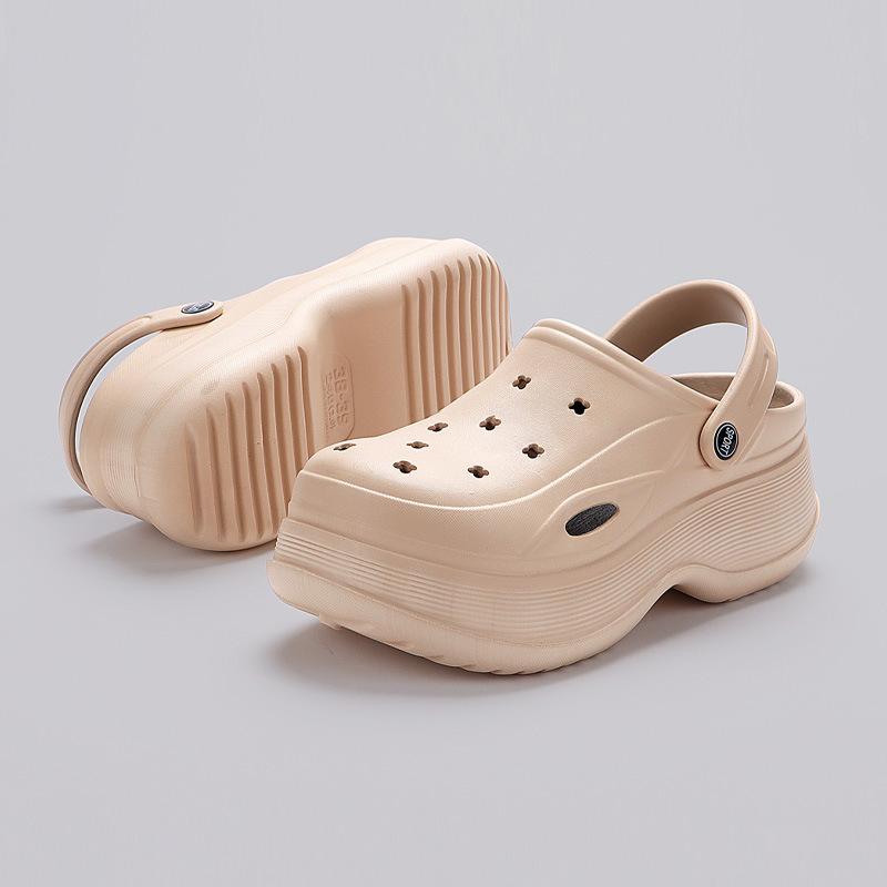 Сандалии-сабо на толстой платформе для женщин 2024 года, летние нескользящие пляжные тапочки, женские сандалии на толстой подошве из ЭВА-танкетки, садовая обувь