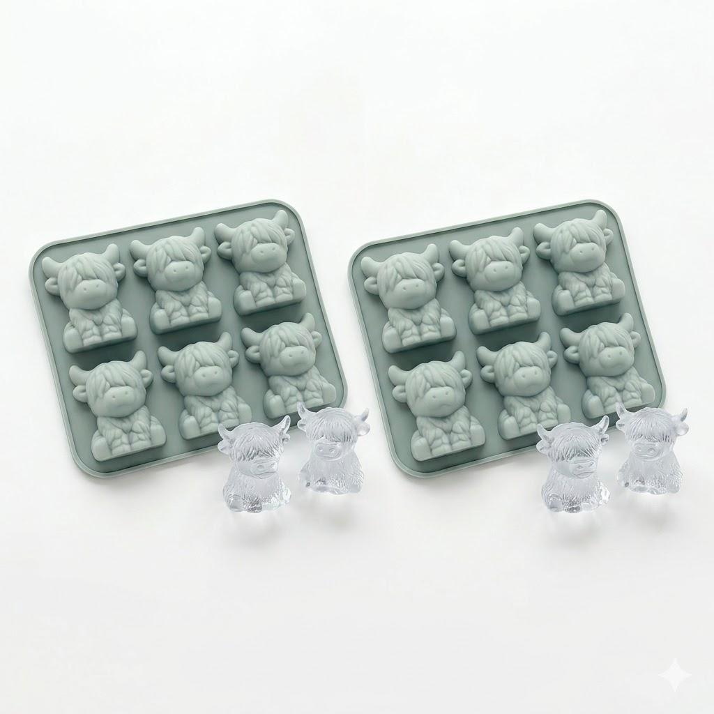 2pcs Mini Highland Cow Cube of Ice Mold, Reusable 3D Cute Silicone Ice Tray for Whiskey, Cocktails, Juice And Party Drinks.
