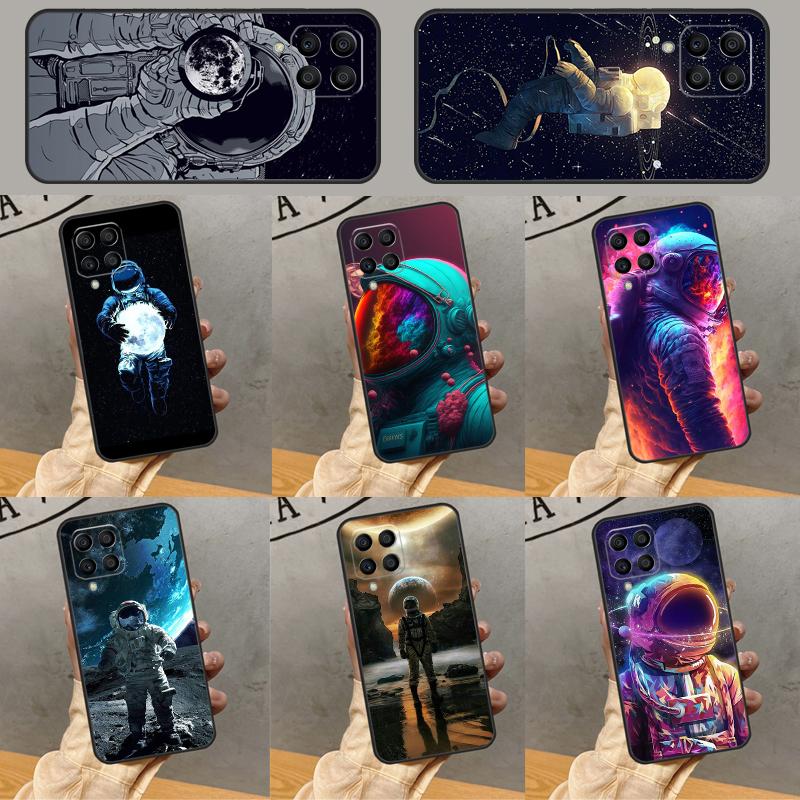 Space Moon Astronaut For Samsung Galaxy M12 M16 M34 M11 M35 M21 M06 M33 M13 M53 M31 M55 M15 M14 M54 M32 M52 Case