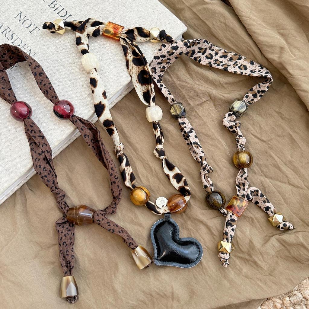 Шелковый шарф-ожерелье с леопардовым принтом и бусинами, с узором "кешью" и деревянными бусинами, в ретро-стиле, длинная выдвижная цепочка для свитера.