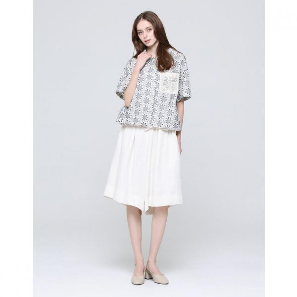 Son Jung Wan Flower Embroidery Pocket Blouse Zbl6262300