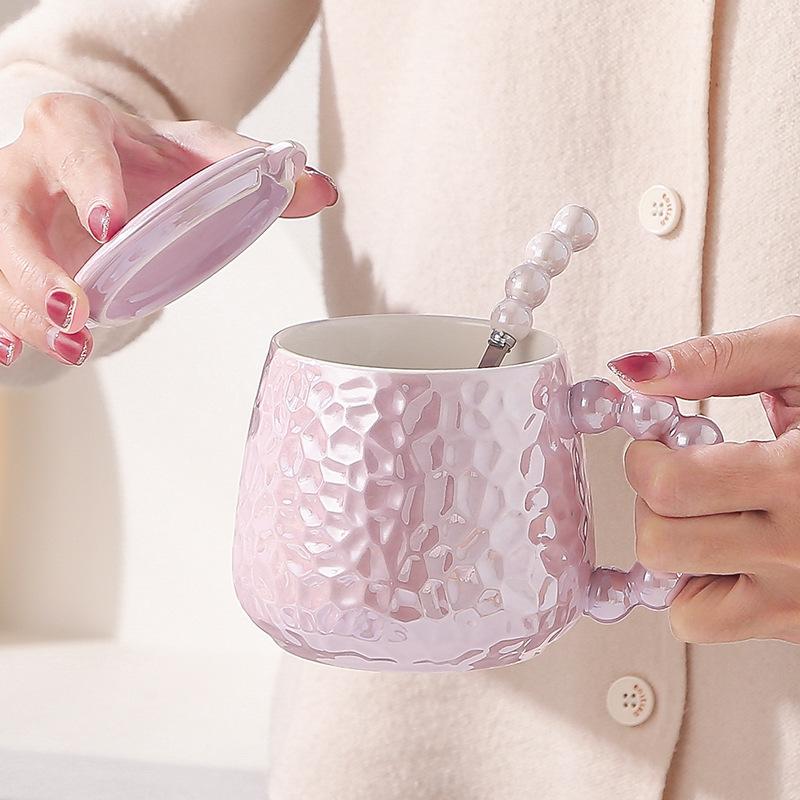 Простая легкая роскошная керамическая чашка с крышкой-ложкой, кружка в форме сердца для девочек, маленькая свежая бытовая кофейная чашка, пара стаканов для воды