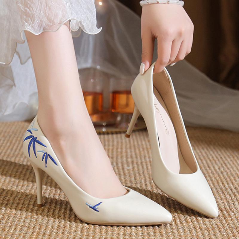 Elegant Floral Embroidered Women Pumps Shallow Mouth Slip On Stiletto High Heels Shoes Woman Sexy Point Toe Party Banquet Shoes