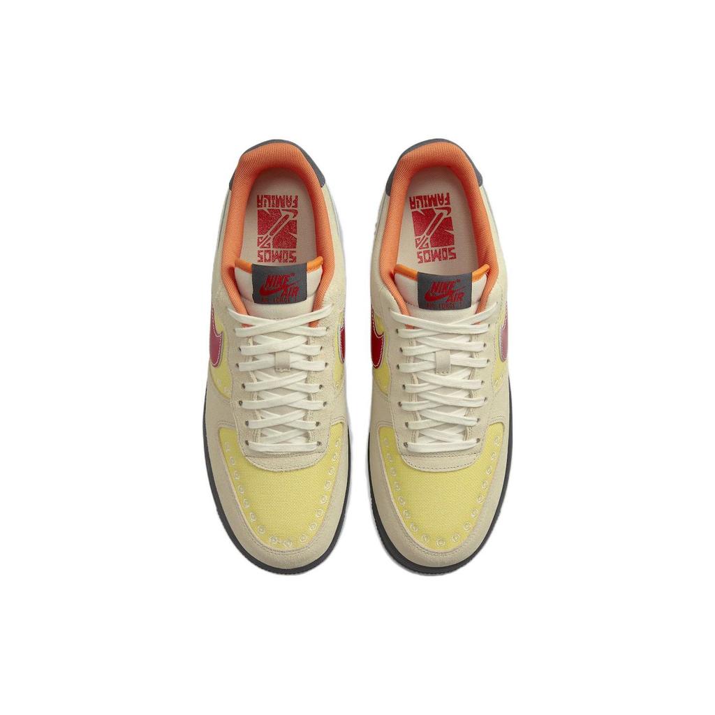 Nike Кроссовки унисекс Air Force 1 07 Somos Familia Тан Sanddrift University-Red DZ5355-126