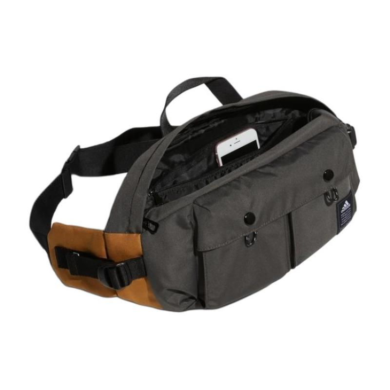 Adidas Полиэстеровая сумка-слинг, сумка через плечо, поясная сумка обычная мужская готическая оливково-зеленая Adidas HE2691