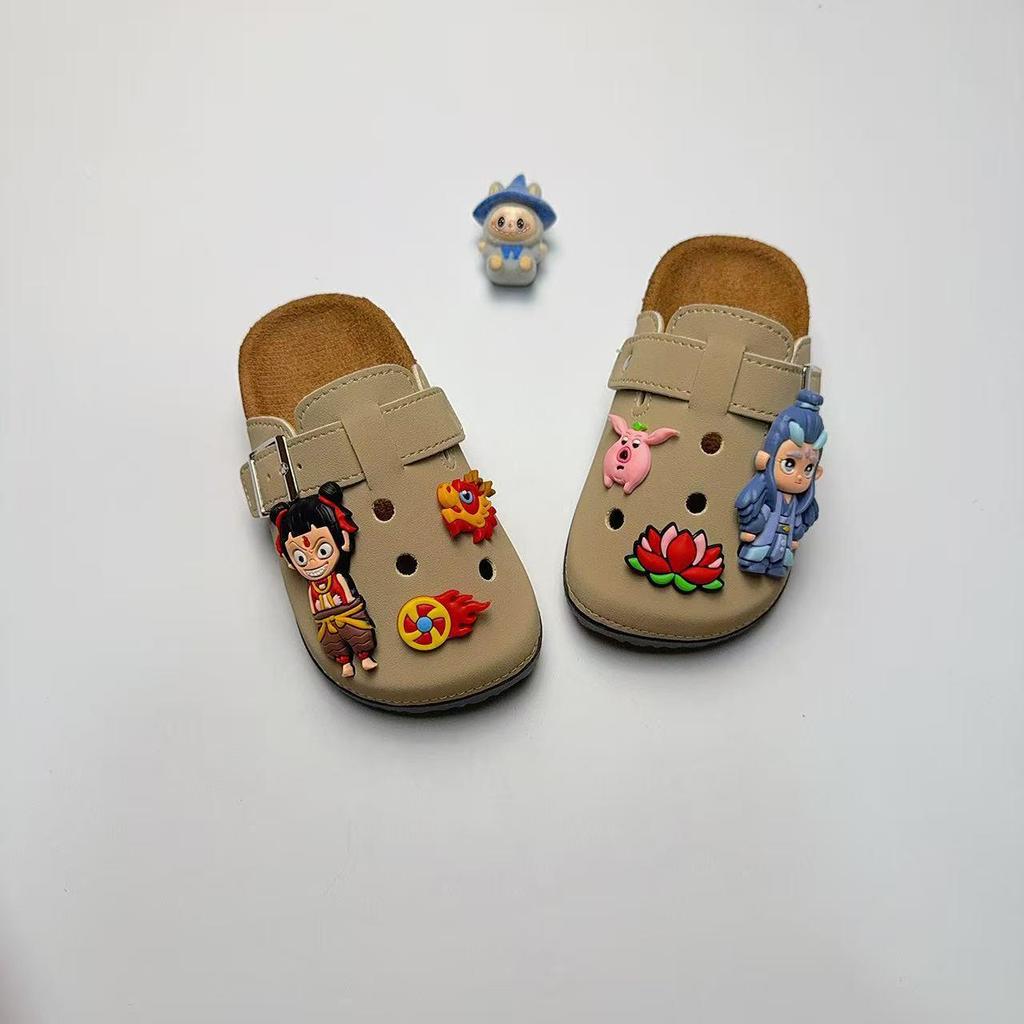 Новые детские мультяшные закрытые шлепанцы Birkenstock - Нескользящие, износостойкие, с толстой подошвой, подходят для улицы.