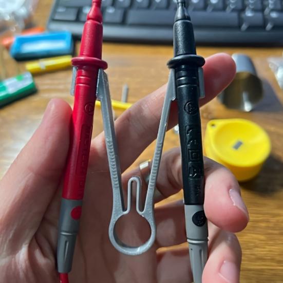 Держатель щупа мультиметра. Прецизионный инструмент для тестирования SMD. Преобразует стандартные провода в устойчивые пинцеты. Подарок для инженеров-любителей, напечатанный на 3D-принтере.