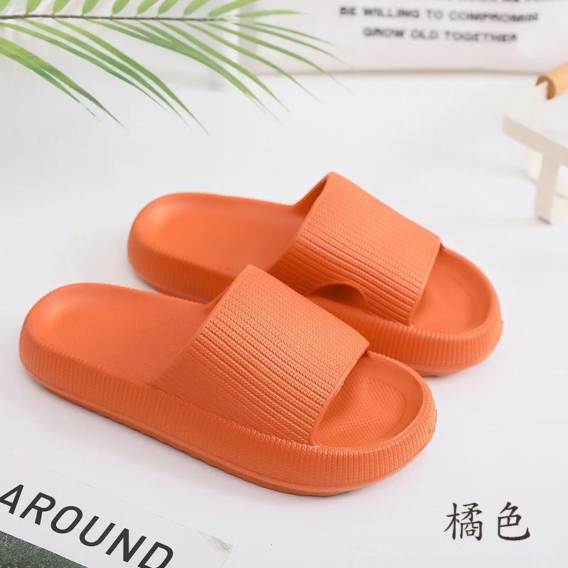 2024 Толстые тапочки для ванной и дома, тапочки Cloud, женские тапочки с мягкой подошвой из ЭВА, летние нескользящие шлепанцы