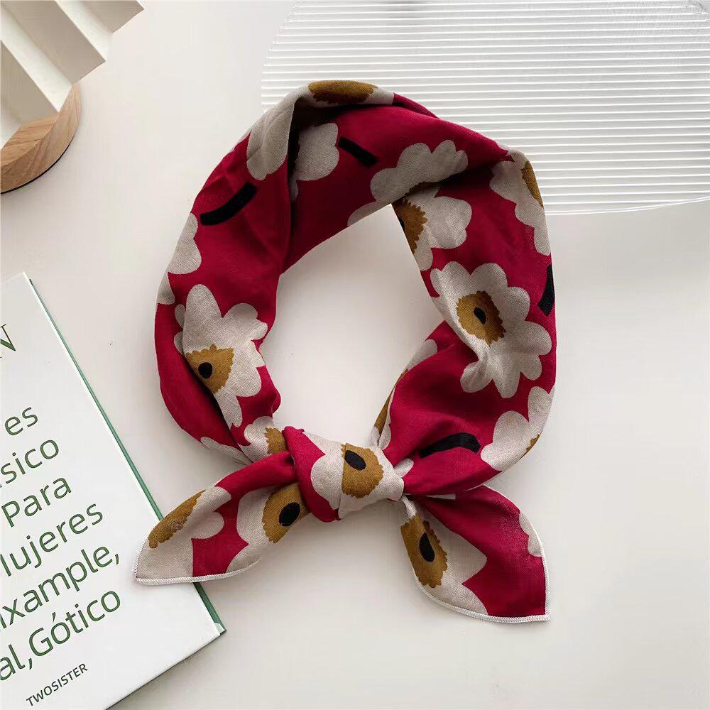 Retro Green Floral Small Silk Scarf - Korean Style Women's Versatile Autumn/Spring Accessory, Thin Square for Neck or Headband