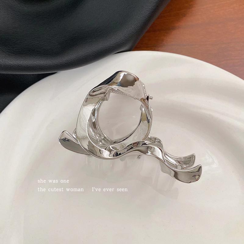 Металлическая заколка для волос в виде акулы высокого класса - Элегантная заколка-бант