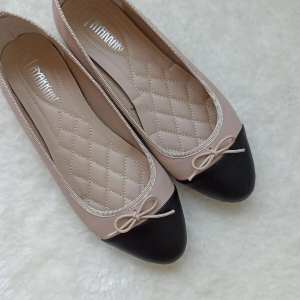 Модные женские черные кожаные лоферы