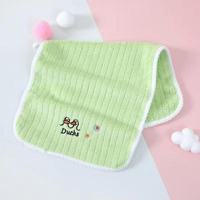 Детские полотенца Douyin популярные для волос общее merchandise детский сад оптом для умывания малыша впитывающие утолщенные мультяшные маленькие полотенца
